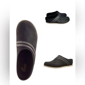 Chaco Women's Performance Harper Slide Black Nubuck Leather Sz 8 Skid Resistant